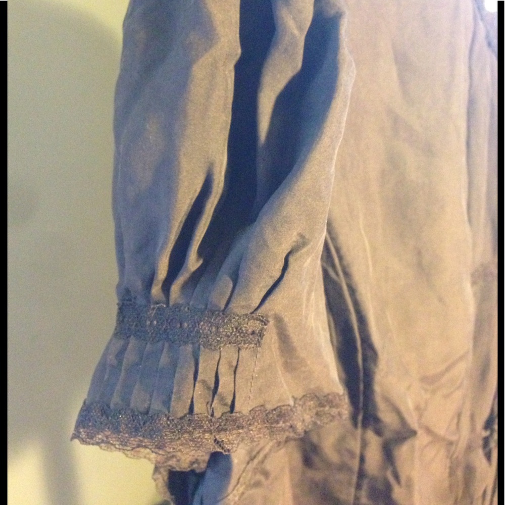 Old Navy Brown Short Sleeve Tie-Front Blouse - Picture 4 of 6